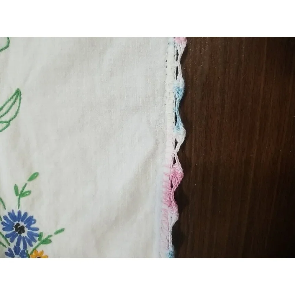 Vintage Hand Embroidered Floral Country Cottagecore Small Tablecloth 34” Dogwood
